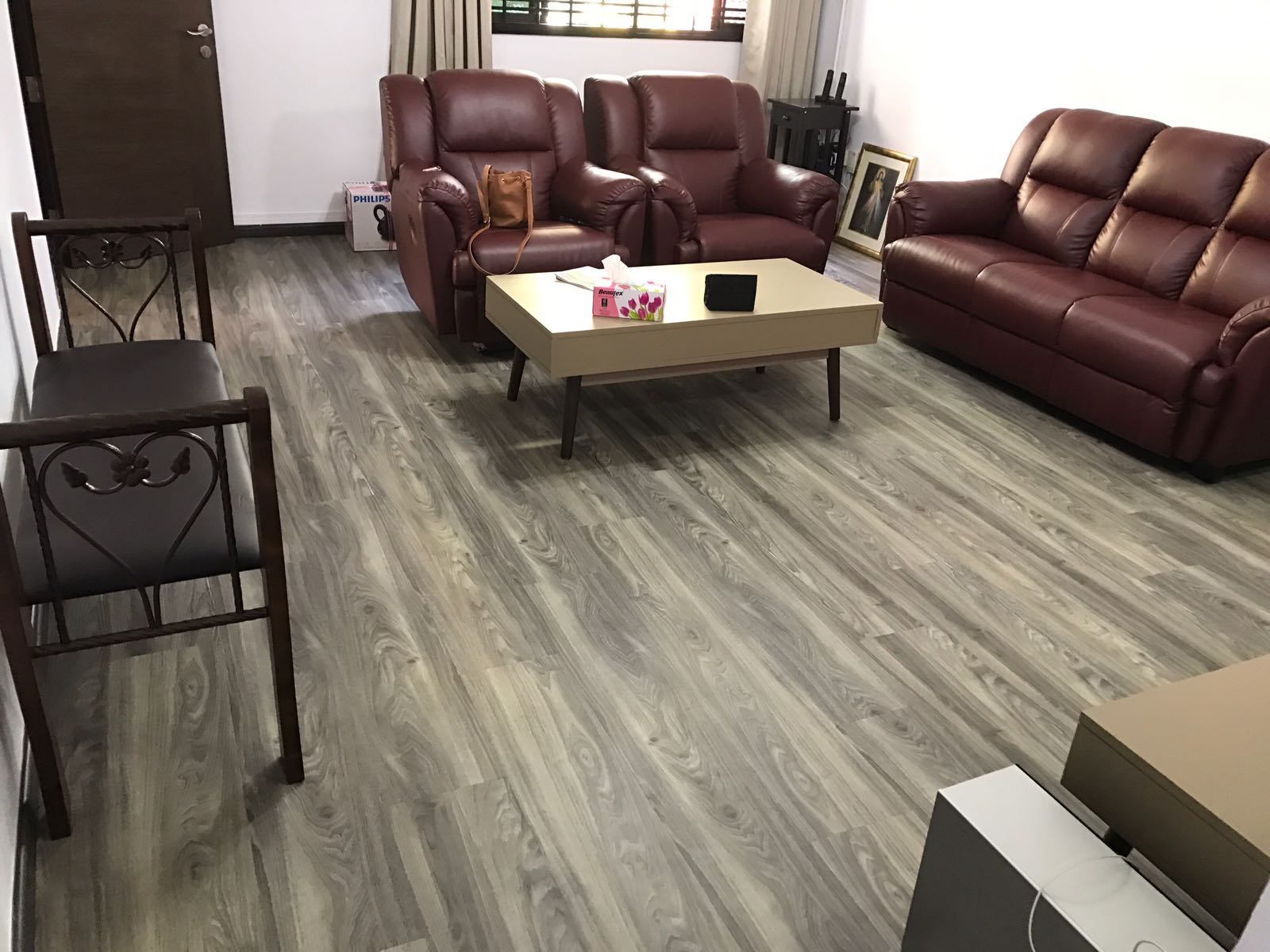 grey vinyl living room floor